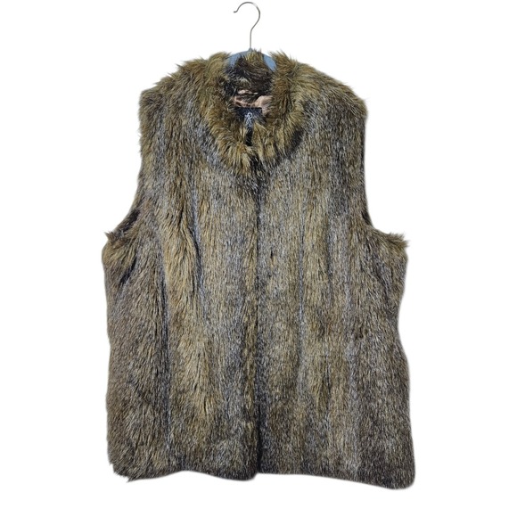 Rachel Zoe Jackets & Blazers - Rachel Zoe‎ Faux Fur Eegant Warm Vest Size 3X Toggle Closure Luxe Cozy Coat